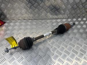 Gebruikte Aandrijfas links-achter Renault Twingo III (AH) 1.0 SCe 70 12V Prijs € 75,00 Margeregeling aangeboden door de Nollen autorecycling