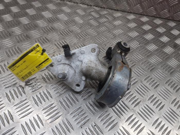 Gebruikte Motorsteun Renault Scénic III (JZ) 1.4 16V TCe 130 Prijs € 30,00 Margeregeling aangeboden door autodemontage denollen