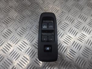 Gebruikte Elektrisch Raam Schakelaar Ford Ranger 2.0 EcoBlue 16V 4x4 Prijs € 75,00 Margeregeling aangeboden door de Nollen autorecycling