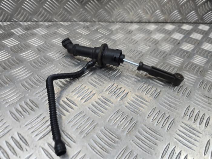 Gebruikte Koppeling Hoofd Cilinder Dacia Sandero II 0.9 TCE 12V Prijs € 29,95 Margeregeling aangeboden door autodemontage denollen