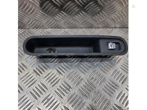 Gebruikte Schakelaar Elektrisch Raam Mini Countryman (R60) 2.0 Cooper SD 16V Prijs € 25,00 Margeregeling aangeboden door de Nollen autorecycling