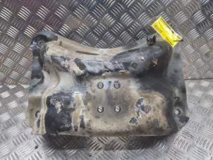 Gebruikte Versnellingsbak Steun Mercedes Vito (447.6) 2.2 114 CDI 16V Prijs € 40,00 Margeregeling aangeboden door de Nollen autorecycling