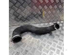 Gebruikte Intercooler Slang Audi A4 (B8) 1.8 TFSI 16V Prijs € 19,95 Margeregeling aangeboden door de Nollen autorecycling
