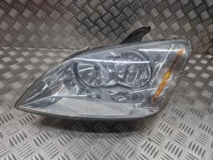 Gebruikte Linker Koplamp Ford Focus C-Max 2.0 16V Prijs € 50,00 Margeregeling aangeboden door de Nollen autorecycling