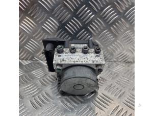 Gebruikte ABS Pomp Renault Clio III (BR/CR) 1.4 16V Prijs € 65,00 Margeregeling aangeboden door de Nollen autorecycling