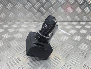 Gebruikte Sleutel + Contactslot Mercedes Vito (447.6) 1.6 109 CDI 16V Prijs € 125,00 Margeregeling aangeboden door de Nollen autorecycling