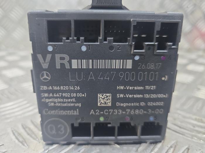 Centrale Deurvergrendelings Module van een Mercedes-Benz Vito (447.6) 1.6 109 CDI 16V 2017