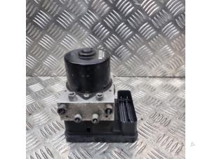 Gebruikte ABS Pomp Volvo V50 (MW) 1.8 16V Flexifuel Prijs € 47,50 Margeregeling aangeboden door de Nollen autorecycling