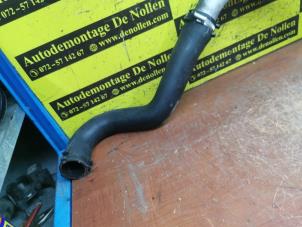 Intercooler Buis van een Volkswagen Touareg (7LA/7L6) 3.0 TDI V6 24V 2008