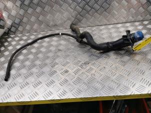 Gebruikte Vulpijp ad-blue tank Mercedes Vito (447.6) 1.6 109 CDI 16V Prijs € 35,00 Margeregeling aangeboden door de Nollen autorecycling