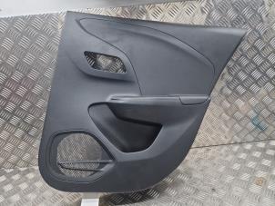 Gebruikte Deurbekleding 4Deurs rechts-achter Opel Corsa F (UB/UH/UP) 1.2 12V 75 Prijs € 50,00 Margeregeling aangeboden door de Nollen autorecycling