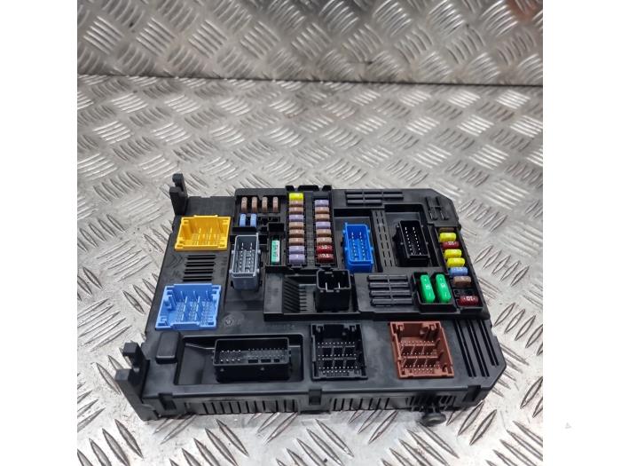 Gebruikte Computer Body Control Opel Corsa F (UB/UH/UP) 1.2 12V 75 Prijs € 120,00 Margeregeling aangeboden door autodemontage denollen