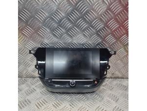 Gebruikte Display Multi Media regelunit Opel Corsa F (UB/UH/UP) 1.2 12V 75 Prijs € 300,00 Margeregeling aangeboden door de Nollen autorecycling