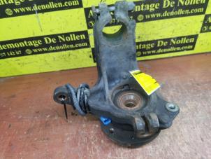 Gebruikte Fusee links-voor Peugeot 207/207+ (WA/WC/WM) 1.4 Prijs € 50,00 Margeregeling aangeboden door de Nollen autorecycling