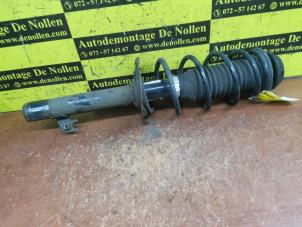 Gebruikte Mac Phersonpoot links-voor Peugeot 107 1.0 12V Prijs € 50,00 Margeregeling aangeboden door de Nollen autorecycling