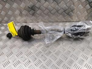 Gebruikte Steekas links-voor Volkswagen Golf V (1K1) 1.4 TSI 122 16V Prijs € 50,00 Margeregeling aangeboden door de Nollen autorecycling