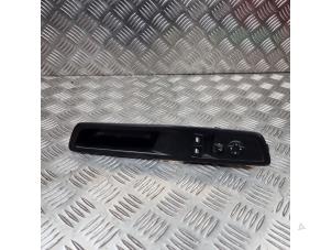 Gebruikte Schakelaar Elektrisch Raam Peugeot Expert (V1/VA/VB/VE/VF/VT/VY) 1.6 Blue HDi 95 16V Prijs € 36,30 Inclusief btw aangeboden door de Nollen autorecycling