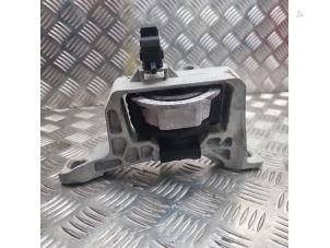 Gebruikte Motorrubber Ford Focus C-Max 2.0 16V Prijs € 30,00 Margeregeling aangeboden door de Nollen autorecycling