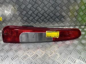 Gebruikte Achterlicht links Ford Focus C-Max 2.0 16V Prijs € 30,00 Margeregeling aangeboden door de Nollen autorecycling