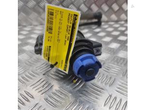 Gebruikte Vulpijp ad-blue tank Peugeot Expert (V1/VA/VB/VE/VF/VT/VY) 1.6 Blue HDi 95 16V Prijs € 84,70 Inclusief btw aangeboden door de Nollen autorecycling