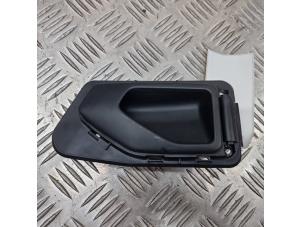 Gebruikte Portiergreep 2Deurs rechts Peugeot 306 (7D) 1.6 Prijs € 15,00 Margeregeling aangeboden door de Nollen autorecycling