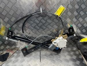 Gebruikte Ruitmechaniek 2Deurs links-voor BMW Mini One/Cooper (R50) 1.6 16V One Prijs € 125,00 Margeregeling aangeboden door de Nollen autorecycling