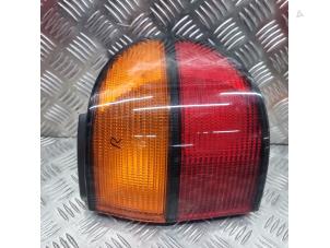 Gebruikte Achterlicht rechts Volkswagen Sharan (7M8/M9/M6) 1.9 TDI 90 Prijs € 25,00 Margeregeling aangeboden door de Nollen autorecycling