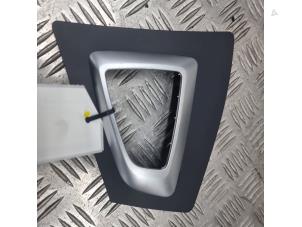 Gebruikte Dashboard deel Opel Corsa F (UB/UH/UP) 1.2 12V 75 Prijs € 25,00 Margeregeling aangeboden door de Nollen autorecycling