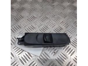 Gebruikte Ruit schakelaar elektrisch Mercedes Vito (639.7) 2.2 116 CDI 16V Euro 5 Prijs € 24,95 Margeregeling aangeboden door de Nollen autorecycling