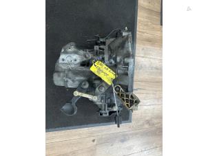 Gebruikte Versnellingsbak Peugeot 207/207+ (WA/WC/WM) 1.4 16V VTi Prijs € 225,00 Margeregeling aangeboden door de Nollen autorecycling