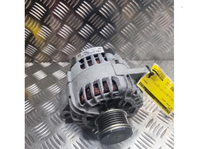 Dynamo van een Opel Astra J (PC6/PD6/PE6/PF6) 2.0 CDTI 16V 160 Ecotec 2015