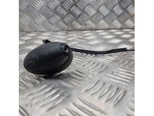 Gebruikte Antenne Peugeot 208 I (CA/CC/CK/CL) 1.0 Vti 12V PureTech Prijs € 12,50 Margeregeling aangeboden door de Nollen autorecycling