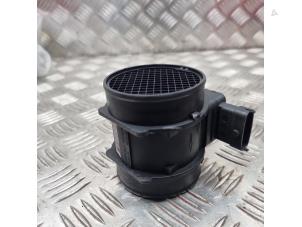 Gebruikte Luchtmassameter Opel Vectra C GTS 2.2 DIG 16V Prijs € 39,95 Margeregeling aangeboden door de Nollen autorecycling