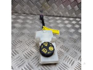 Gebruikte Remvloeistof reservoir Ford Kuga II (DM2) 1.5 EcoBoost 16V 120 Prijs € 19,95 Margeregeling aangeboden door de Nollen autorecycling