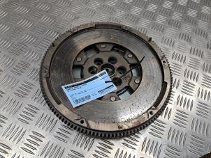 Gebruikte Dubbele massa vliegwiel Volkswagen Tiguan (5N1/2) 2.0 TDI 16V Blue Motion Prijs € 150,00 Margeregeling aangeboden door de Nollen autorecycling
