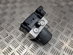 Gebruikte ABS Pomp Jaguar XE 2.0 D E-Performance 16V Prijs € 249,95 Margeregeling aangeboden door de Nollen autorecycling