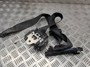 Gebruikte Veiligheidsgordel rechts-voor Mercedes Vito (447.6) 1.6 109 CDI 16V Prijs € 200,00 Margeregeling aangeboden door de Nollen autorecycling