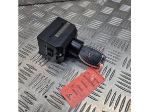 Gebruikte Sleutel + Contactslot Mercedes CL (216) 5.5 CL-550 V8 32V Prijs € 199,00 Margeregeling aangeboden door de Nollen autorecycling