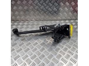 Gebruikte Rempedaal Mercedes Vito (447.6) 1.6 109 CDI 16V Prijs € 50,00 Margeregeling aangeboden door de Nollen autorecycling