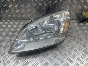 Gebruikte Linker Koplamp Ford Focus C-Max 2.0 16V Prijs € 49,95 Margeregeling aangeboden door de Nollen autorecycling