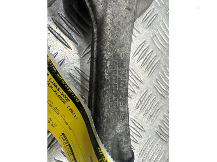 Draagarm links-voor van een Mercedes-Benz GLK (204.7/9) 2.2 220 CDI 16V BlueEff.,BlueTEC 4-Matic 2011