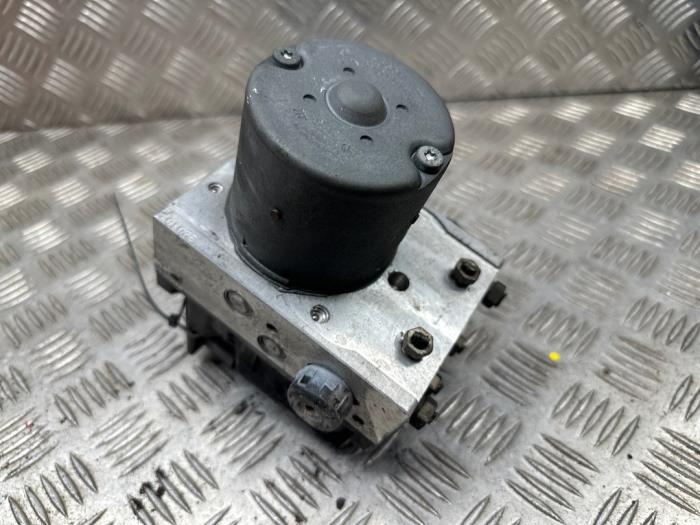 Gebruikte ABS Pomp Jaguar X-type 2.1 V6 24V Prijs € 95,00 Margeregeling aangeboden door autodemontage denollen
