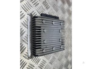 Gebruikte Radio versterker Volkswagen Golf Plus (5M1/1KP) 2.0 TDI 16V Prijs € 150,00 Margeregeling aangeboden door de Nollen autorecycling