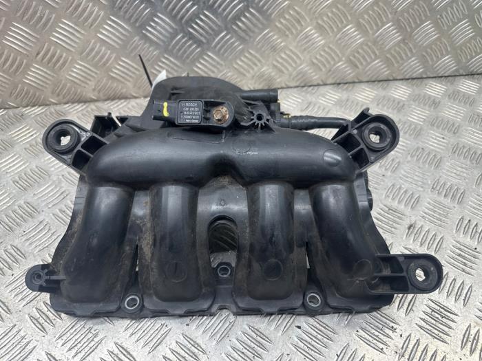 Gebruikte Spruitstuk Inlaat BMW 1 serie (F20) 116i 1.6 16V Prijs € 40,00 Margeregeling aangeboden door autodemontage denollen