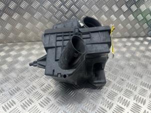 Gebruikte Luchtfilterhuis Opel Corsa E Prijs € 75,00 Margeregeling aangeboden door de Nollen autorecycling