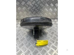 Gebruikte Rembekrachtiger Opel Corsa E Prijs € 100,00 Margeregeling aangeboden door de Nollen autorecycling