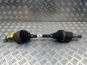 Gebruikte Aandrijfas links-voor Opel Corsa E Prijs € 50,00 Margeregeling aangeboden door de Nollen autorecycling