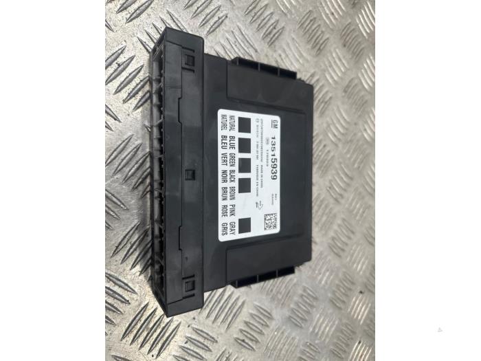 Gebruikte Computer Body Control Opel Corsa E 1.4 16V Prijs € 79,95 Margeregeling aangeboden door autodemontage denollen