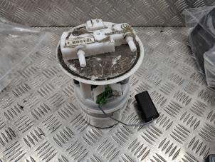 Gebruikte Tank element Pomp Dacia Sandero II 0.9 TCE 12V Prijs € 55,00 Margeregeling aangeboden door de Nollen autorecycling