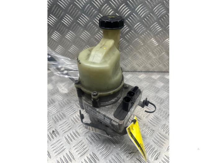 Gebruikte Servopomp Dacia Sandero II 0.9 TCE 12V Prijs € 225,00 Margeregeling aangeboden door autodemontage denollen